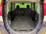 普段のお買い物や通勤、送迎等に十分な荷室スペースを確保しております。セカンドシートを倒すと、大きな荷物の積載も可能です♪