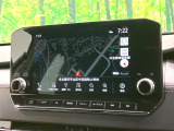 【メーカー9インチ純正ナビ】インテリアに溶け込むスタイリッシュな「専用設計」メーカーナビを装備♪視認性や操作性など基本性能にも優れ、より上質なカーライフをお楽しみいただけます。