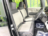 運転席まわりには十分なスペースがあり、大柄な方でもゆったり運転していただける環境です。