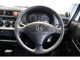 握りやすく、回しやすいステアリングは長時間の運転でも疲れを感じさせません!