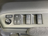 【パワーウインドウ】運転席のスイッチで、各席の窓ガラスの開閉ができます!あると便利ですよね!