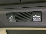 【アクティブレーンキープ】高速道路走行時、車線からはみ出しそうな時にステアリングを制御し車線内を走行する様にアシスト。より安全な運転をサポートしてくれます