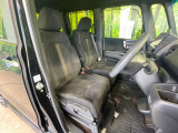 運転席シート廻りは使用感も少なく、良好な状態となっています。丁寧に使われていたことがよくわかりますね。