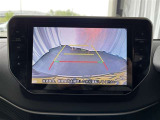 バックモニターつきですから車庫入れもラクになりますね。とても便利でうれしい安全装備です。