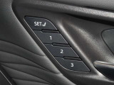 運転席のパワーシートは3名様分までメモリー機能付きです。