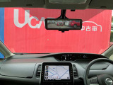 フロントガラスが広く視界が広々としているので、運転がとてもし易いです!