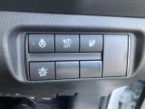 各種安全装置のスイッチが、運転席右側に配置されております。
