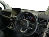 【運転席】運転席周りの画像です。プロの手で隅々までクリーニングしています。ご来店いただき実際に見てみてくださいね☆