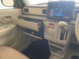【 オートエアコン 】車内温度を感知して自動で温度調整をしてくれるのでいつでも快適な車内空間を創り上げます!