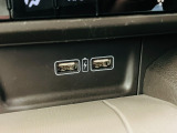 USBジャックが2つあるので電子機器の充電ができます☆