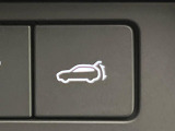 【パワーバックドア】スマートキーや運転席のボタンを押すだけでリアゲートが自動で開閉します!荷物を持っている時や、高い位置にあるバックドアを閉める際に便利な機能です♪