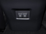 USBで充電もできます。