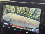 【バックカメラ】駐車時に後方がリアルタイム映像で確認できます。大型商業施設や立体駐車場での駐車時や、夜間のバック時に大活躍!運転スキルに関わらず、今や必須となった装備のひとつです!