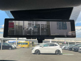スマートルームミラー♪たくさん荷物を載せても、バックカメラで映像を映すので後方の視界も確保!!様々なシーンで活躍する便利装備☆
