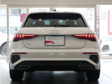 後続車両から長く見られるリヤスタイルも、Audiらしく上品で洗練されたデザインで見る人を惹きつけます。