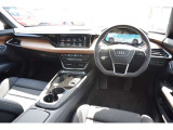 Audiのインテリアはエクステリア同様、優れたデザイン性とクオリティ、そして機能性を兼ね備えております。