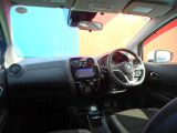フロントガラスが広く視界が広々としているので、運転がとてもし易いです!