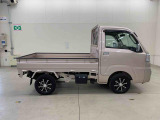 軽自動車、小型車を中心に常時300台展示車を御用意させて頂いております