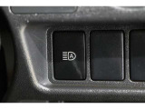 『U-Carつるた店はサービス工場も併設』 ※3ストール設備で買った後の整備も安心です※ 『U-Carつるた店はau携帯ショップも常設』 ※営業時間 AM9:30-PM5:00まで※