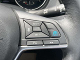 ステアリングのプロパイロットボタンで高速道路で運転のアシストをしてくれます。