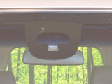 【シティブレーキアクティブシステム】低速走行中に前方の車両等を認識し、衝突しそうな時は警報とブレーキで衝突回避と被害軽減をアシスト。より安全にドライブをお楽しみいただけます。
