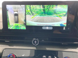 【アラウンドビューモニター】専用のカメラにより、上から見下ろしたような視点で360度クルマの周囲を確認することができます☆死角部分も確認しやすく、狭い場所での切り返しや駐車もスムーズに行えます。