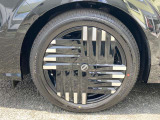 純正のアルミホイールです!お車に合ったデザインのホイールになっています!