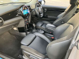 MINIは見切りの良い車です。右左折時や駐車に不安を感じている方も安心して運転することができます!