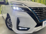 【LEDヘッドライト】悪天候や夜間走行時も良好な視界を確保し安心して運転できる高輝度LEDヘッドライトを装備!点灯速度が早く、消費電力も抑えられています。