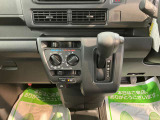 ご納車前に納車点検(法定12ヶ月点検相当)を実施し、基本性能に関わる機能や状態を徹底的に点検します。