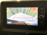 【バックカメラ】駐車時に後方がリアルタイム映像で確認できます。大型商業施設や立体駐車場での駐車時や、夜間のバック時に大活躍!運転スキルに関わらず、今や必須となった装備のひとつです!