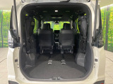 普段のお買い物や通勤、送迎等に十分な荷室スペースを確保しております。セカンドシートを倒すと、大きな荷物の積載も可能です♪