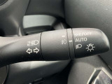 トンネル進入時や暗くなれば自動点灯するオートライトです。