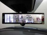 スマートルームミラー付きで後部座席に乗車してても後方がしっかり見れます