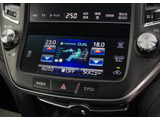 ★使いやすさや安全性を追求したステアリング周り!高級車ゆえにスイッチ類が多いのも特徴ですね!考え尽くされた配置ですぐに使いこなす事が出来ますのでご安心下さい!是非、体感してみて下さい!!