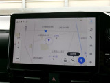 DCM(専用通信機)を装備したコネクティッドナビです。なお無償でのご利用期間は限定(令和12年10月まで)されています。詳しくは営業スタッフにお問い合わせください。