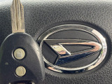 【キーレス】少し離れた場所からでもボタン一つでドアの開錠・施錠ができるのでとっても便利!ドアの鍵穴周りに傷をつけることもありません♪
