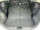 リアシートを両方倒すと更にラゲッジスペースが広がります。より多くの荷物を積み込む事が出来ます!