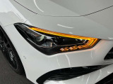 夜間にクルマの前方を照らし出し、安全なナイトドライブを実現する。メルセデス・ベンツ純正ヘッドライトシステムは、クルマの安全性、快適性、環境性を追い求める中で、よりインテリジェンスに進化を続けています。