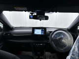 落ち着いたカラーの内装で、ゆったりと運転したい方に。