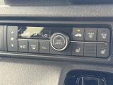 【 オートエアコン 】車内温度を感知して自動で温度調整をしてくれるのでいつでも快適な車内空間を創り上げます!//