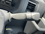 【 オートライト 】オートライトなのでライトの点け忘れを気にすることなく運転が出来ます。