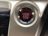 キーを差さずにエンジン始動可能なプッシュスタート方式。スムーズな動作が魅力です。