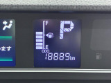 たとえばダイハツのお店にある、たくさんのスマアシ搭載車は、正常に作動する事をしっかり確認します。