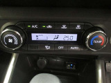 オートエアコン♪オートスイッチONで温度調節はクルマにおまかせ♪設定温度をキープし、常に快適な室温で過ごせます♪