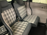 後席シートのスライド機構