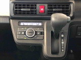 温度を設定すれば、自動で車内の温度管理をしてくれる優れものです♪ATミッションで運転楽々