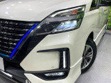 【LEDヘッドライト】悪天候や夜間走行時も良好な視界を確保し安心して運転できる高輝度LEDヘッドライトを装備!点灯速度が早く、消費電力も抑えられています。