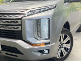 【LEDヘッドライト】悪天候や夜間走行時も良好な視界を確保し安心して運転できる高輝度LEDヘッドライトを装備!点灯速度が早く、消費電力も抑えられています。