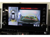 車両を上から見たような映像表示するパノラミックビューモニター付き!